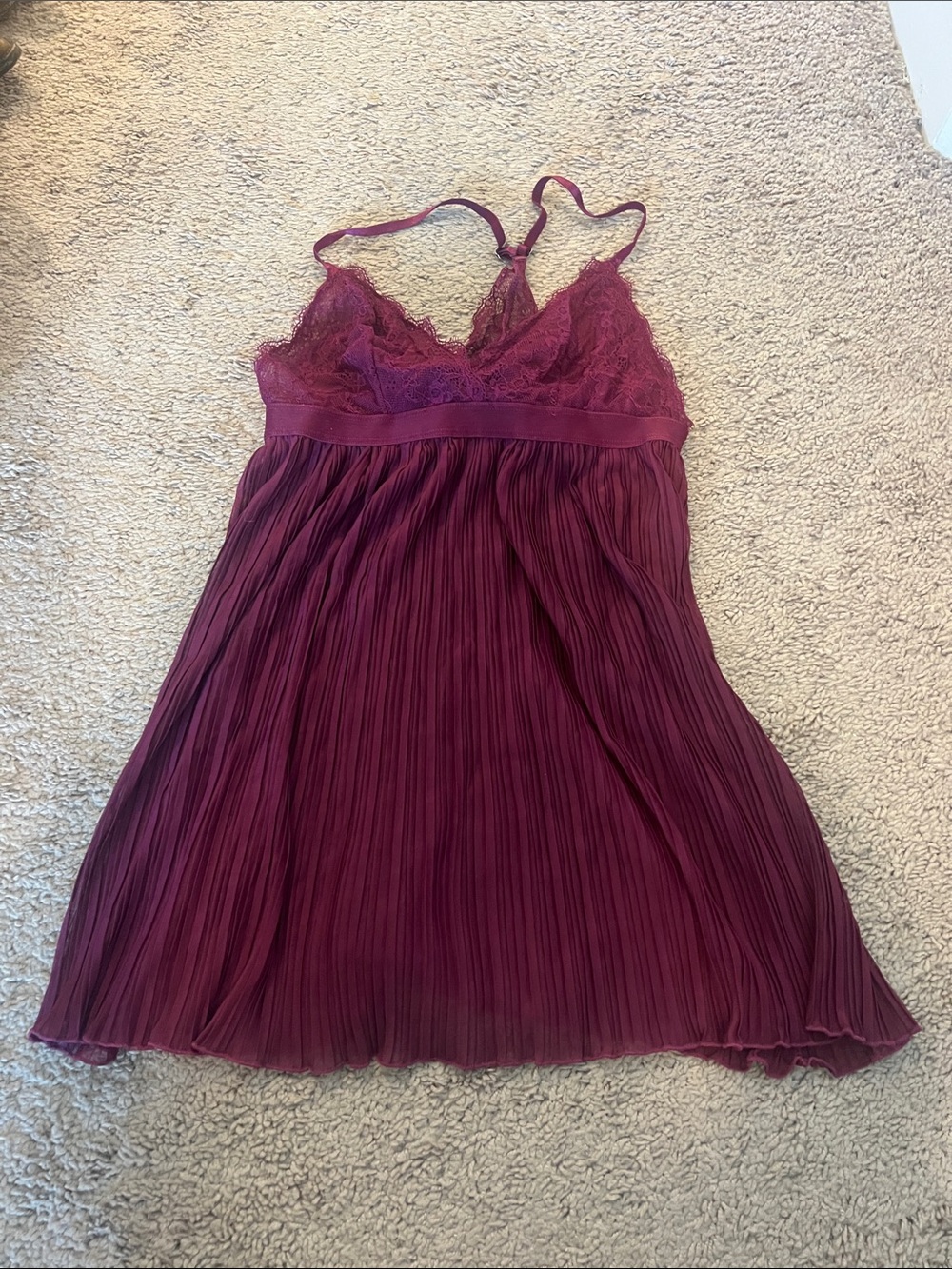 Cinema Etoile Lace & Pleated Chemise Nightdress in Wine